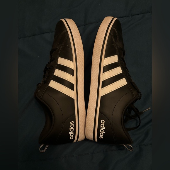 Mens Black Leather Adidas tennis Shoes, size 10. Lightly worn, great condition. - Picture 4 of 7